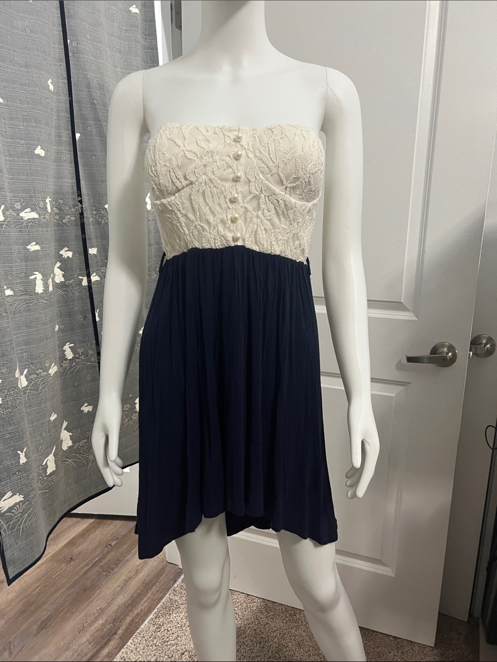 Rue21 Cream Lace Bust Navy Strapless Dress Size Small